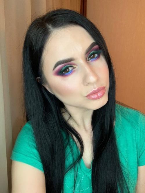 Оцените пожалуйста. Люблю экспериментировать с яркими цветами. 03