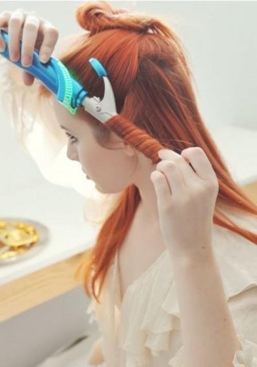 Как сделать причёску Мальвинка с косой самой себе. 02