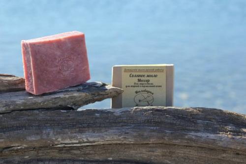 Натуральные, средства по уходу за кожей и волосами? 06