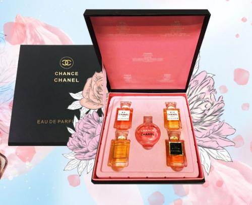 Девочки, новые подарочные наборы от Chanel и Kylie! 01