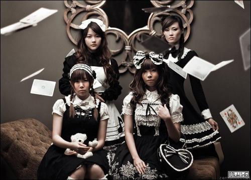 Готическая Лолита, иногда сокращается до Gothloli (яп. 03