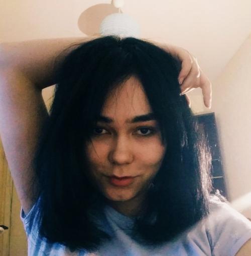 Всем привет!  Не могу определиться как лучше, 1 с моими натуральными кудрями с более светлым тоном или. 03