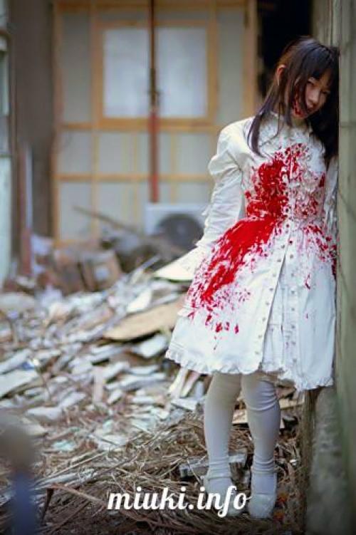 Готическая Лолита, иногда сокращается до Gothloli (яп. 02