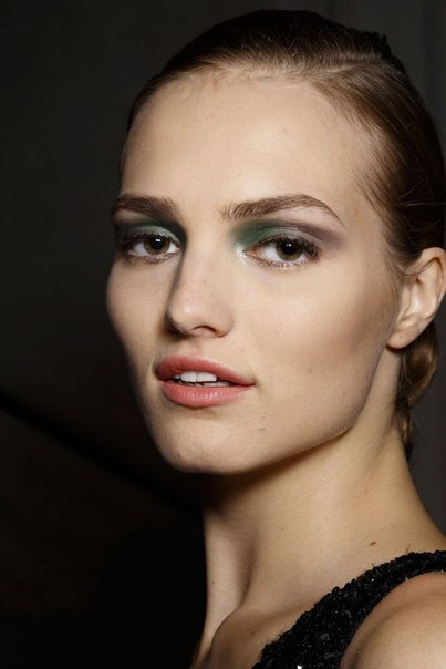 Экспресс-Макияж ДЛЯ ДНЯ И Вечера. 02 Экспресс-Макияж ДЛЯ ДНЯ И Вечера. 02