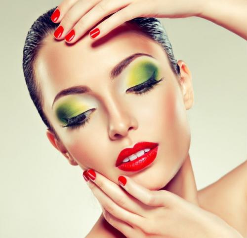 Что входит в макияж набор. Что входит в состав услуги "Макияж"?