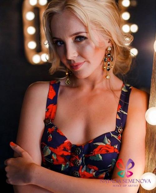 Образ, сделанный по вашему желанию, для вечернего выхода предполагает: 03