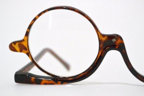 Торжественное мероприятие предполагает Особенную прическу, и макияж. 02