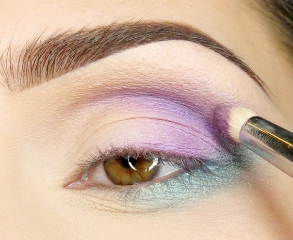 Шикарнейший нежный макияж для любого цвета глаз. Фото инструкция пошагово. 05