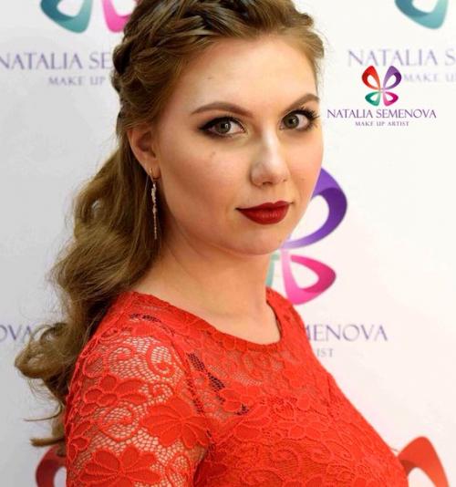 Образ, сделанный по вашему желанию, для вечернего выхода предполагает: 01