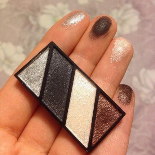Палитра минеральных теней для век Mary Kay. 03