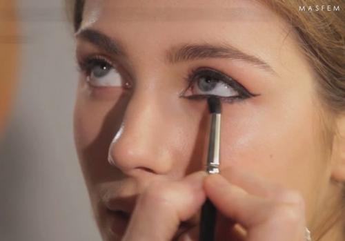 Макияж Кошачий Глаз прекрасно подойдет для тех случаев, когда вы хотите сделать акцент на глазах. 04 Макияж Кошачий Глаз прекрасно подойдет для тех случаев, когда вы хотите сделать акцент на глазах. 04