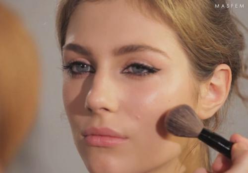 Макияж Кошачий Глаз прекрасно подойдет для тех случаев, когда вы хотите сделать акцент на глазах. 07 Макияж Кошачий Глаз прекрасно подойдет для тех случаев, когда вы хотите сделать акцент на глазах. 07