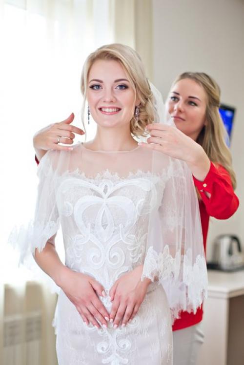 Свадьба для невесты - это памятный и знаменательный день, в который она должна выглядеть неотразимо. 02