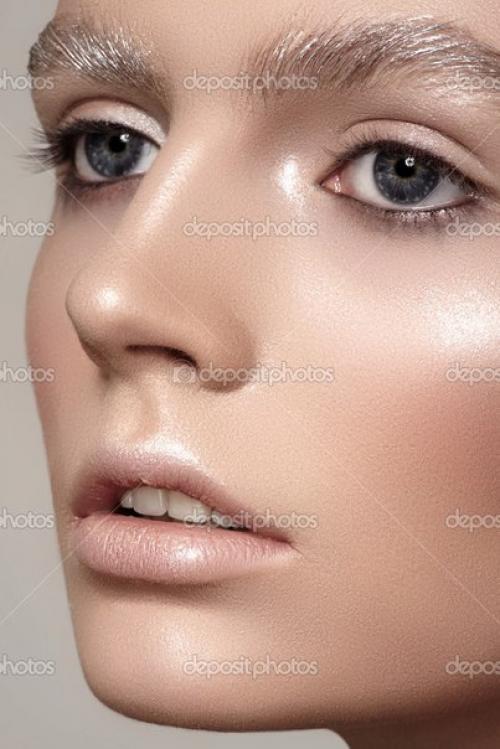 Модные тенденции макияжа 2017: сияние кожи. 01 Модные тенденции макияжа 2017: сияние кожи. 01