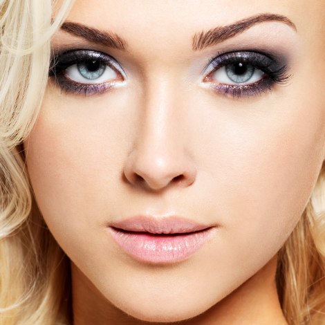 Делает ли вас красивее ваш макияж, или он вас делает старше? Делает ли вас красивее ваш макияж, или он вас делает старше?