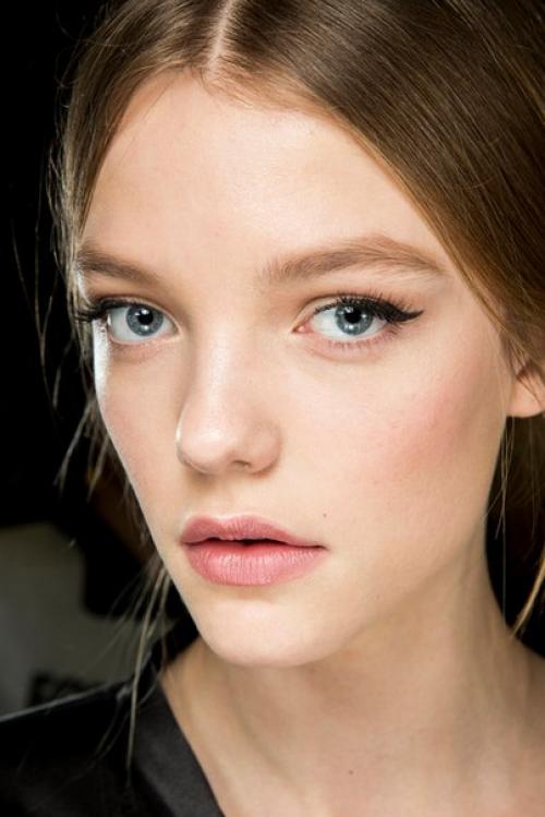 Подводка глаз. Угольно - черные выразительные стрелки на веках понравятся девушкам, которые любят подчеркивать свои глаза. 05 Подводка глаз. Угольно - черные выразительные стрелки на веках понравятся девушкам, которые любят подчеркивать свои глаза. 05