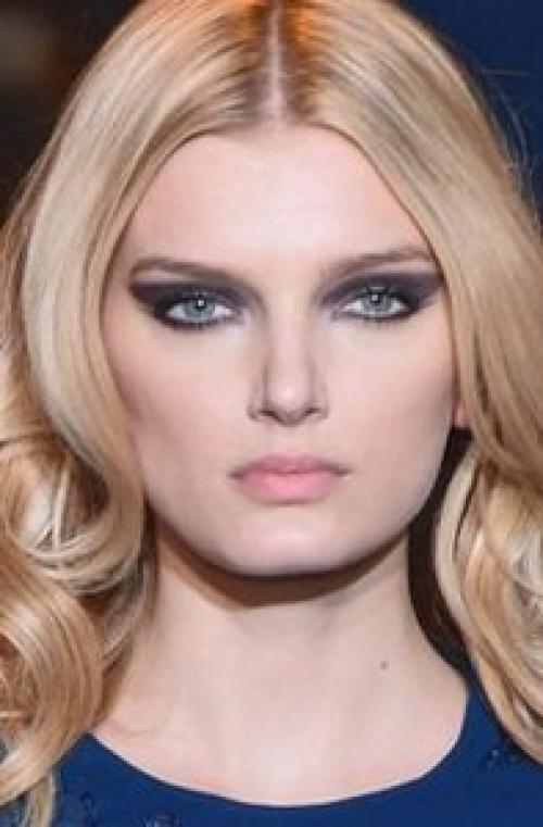 Мы продолжаем рассматривать последние модные течения, дрейфующие сейчас в районе сезона осень - зима 2015/2016. 05