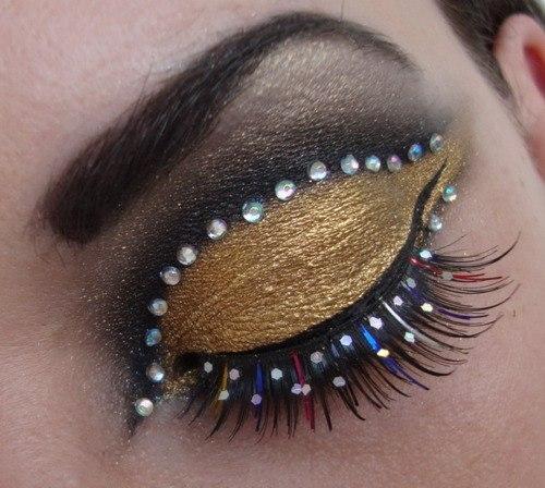 Учимся делать восточный макияж. 01