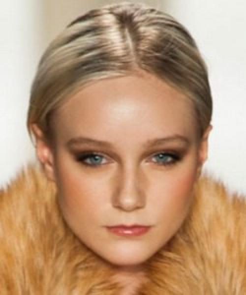 Мы продолжаем рассматривать последние модные течения, дрейфующие сейчас в районе сезона осень - зима 2015/2016. 01