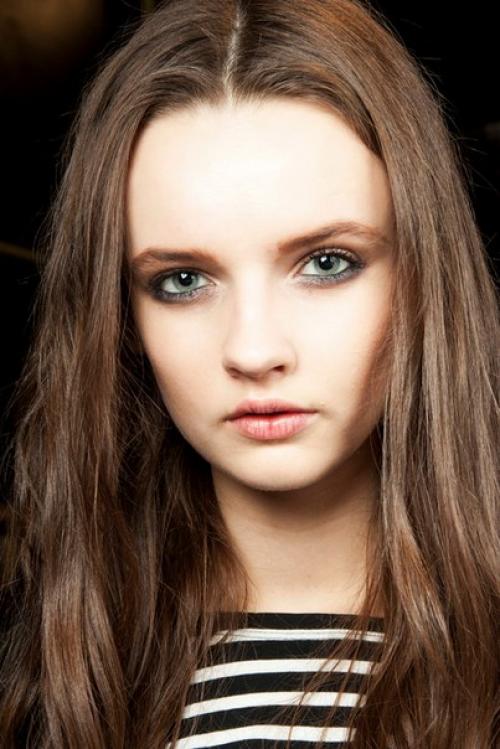 Подводка глаз. Угольно - черные выразительные стрелки на веках понравятся девушкам, которые любят подчеркивать свои глаза. 06 Подводка глаз. Угольно - черные выразительные стрелки на веках понравятся девушкам, которые любят подчеркивать свои глаза. 06