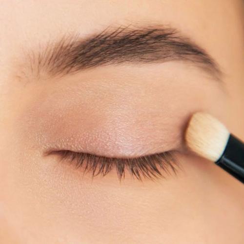 Как сделать макияж глаз Петля в карандашной технике? 01