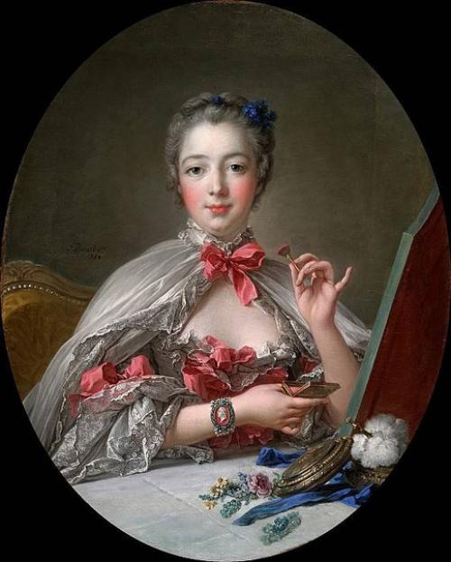 Дано ей было рано наблюдать изящество дворцовых будуаров. 03