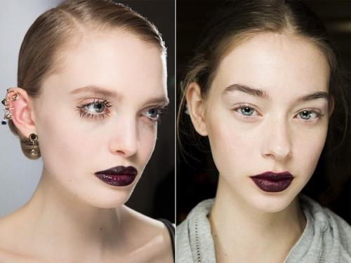 В новом осенне-зимнем сезоне 2016-2017 главный акцент должен быть сделан на губы, а точнее на помады экстремально темных оттенков. 01