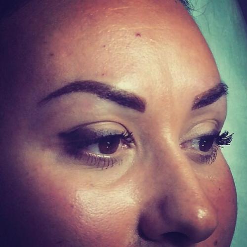 Перманентный макияж бровей позволяет скорректировать форму, цвет и размер бровей. 05