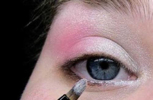 Макияж с холодными розовыми тенями. 03