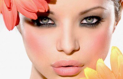 Самым распространённым большим цветом глаз принято считать серый. 03 Самым распространённым большим цветом глаз принято считать серый. 03