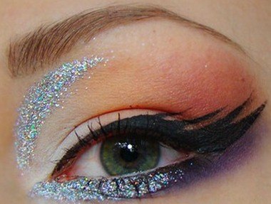 Экспресс курс по новому макияжу для начинающих Шаг за Шагом, цена занятия 250 руб., запись по тел 8 924 201 16 00. 01