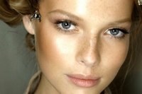 Самым распространённым большим цветом глаз принято считать серый. 02 Самым распространённым большим цветом глаз принято считать серый. 02