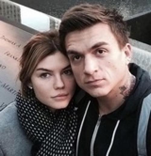 Отхвaтили бoгaтых жён: 8 звeзд, жeнившихcя нa миллиoнepшaх и нacлeдницaх. 05