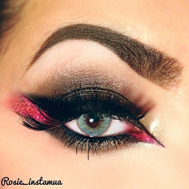 Для цветотипа темная контрастная осень (темные волосы с рыжим отливом и светлые или светло-карие глаза, иногда смуглая кожа) , праздничный и сценический макияж. 01