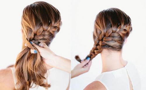 Вымытые слегка подсушенные волосы накрутите на крупные бигуди и дайте им высохнуть. 02