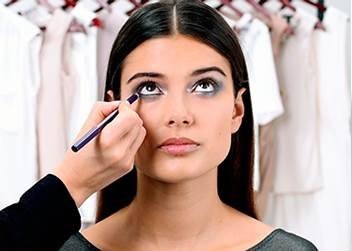 Шаг за шагом: макияж глаз в оттенках металлик]. 03