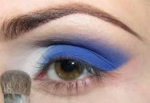 Вечерний макияж, подходящий практически для любого типа глаз. 05