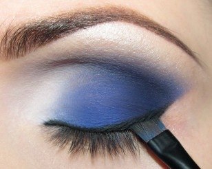 Вечерний макияж, подходящий практически для любого типа глаз. 03