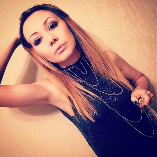 Я визажист?  И создаю прекрасный образы на праздники и фотосессии, так же сотрудничаю с фотографами. 01