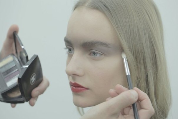 Макияж на показе Chanel Couture весна-лето 2015. 02