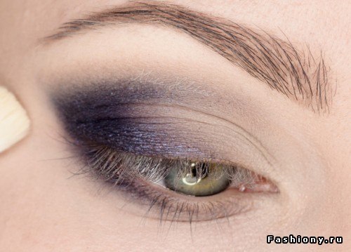 Пошаговый фото-урок макияжа в нежных оттенках фиолетового и золотого. 04