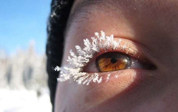 Нарощенные ресницы имеют большие преимущества. 04