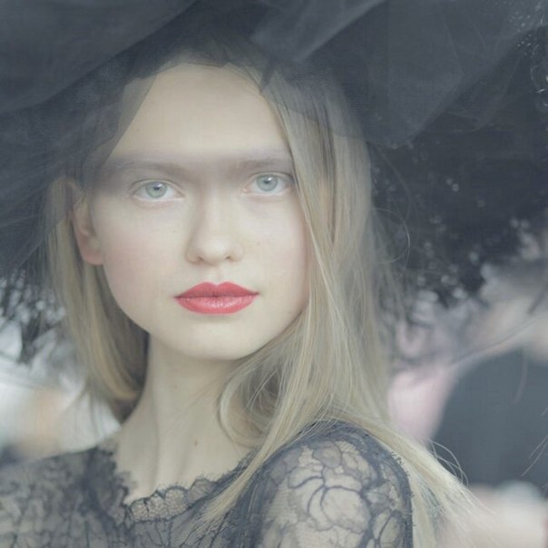 Макияж на показе Chanel Couture весна-лето 2015. 06