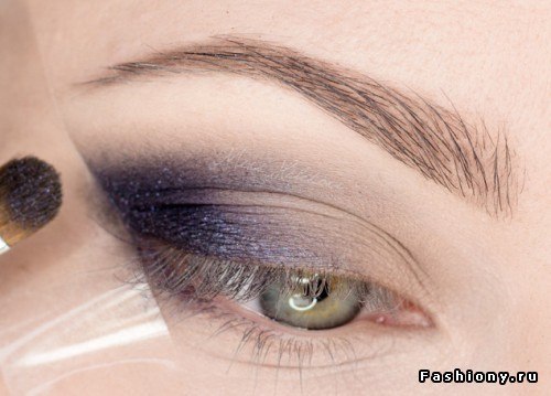 Пошаговый фото-урок макияжа в нежных оттенках фиолетового и золотого. 02