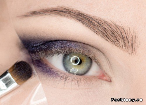 Пошаговый фото-урок макияжа в нежных оттенках фиолетового и золотого. 03