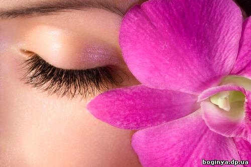 Наращивание ресниц. При полной отсутствии собственных густых длинных ресниц или для более объемного эффекта собственных, многие девушки проходят разную процедуру наращивания ресниц. 01 Наращивание ресниц. При полной отсутствии собственных густых длинных ресниц или для более объемного эффекта собственных, многие девушки проходят разную процедуру наращивания ресниц. 01