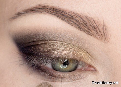 Пошаговый фото-урок макияжа в нежных оттенках фиолетового и золотого. 05