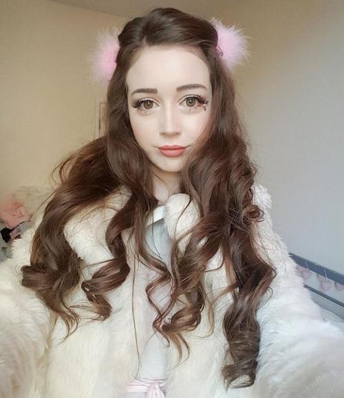 Интересное. Ханна Грегори - британская Барби, отпугивающая парней своей кукольной внешностью. 06