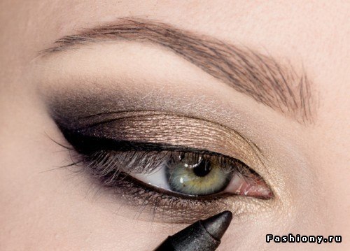 Пошаговый фото-урок макияжа в нежных оттенках фиолетового и золотого. 08