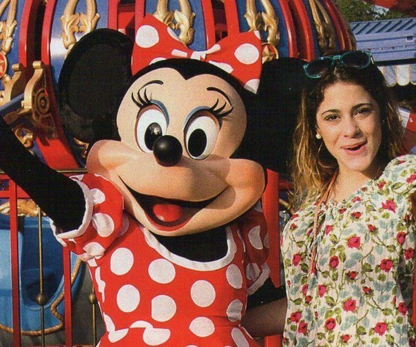 _Мартина Штоссель без макияжа_.